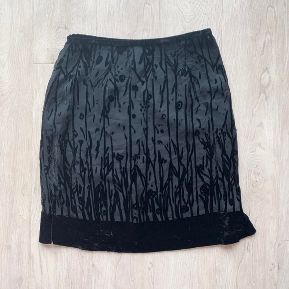 Vintage Dresses & Skirts - Vintage Y2K 90s floral velvet midi skirt